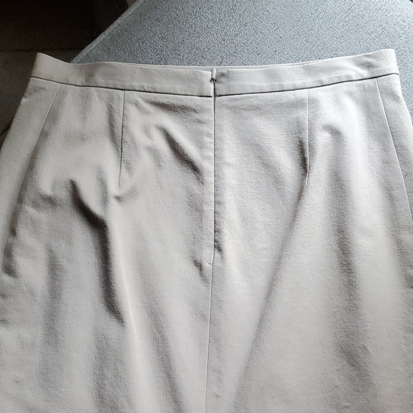 Ann Taylor stretch pencil skirt - Picture 4 of 5